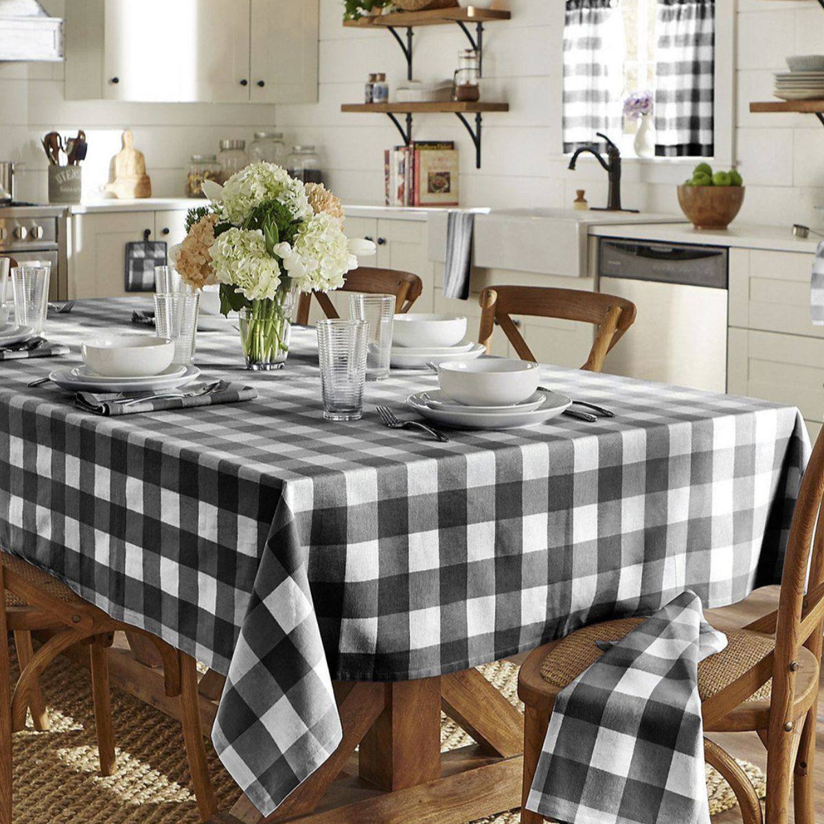 Stylish Checkered Tablecloth