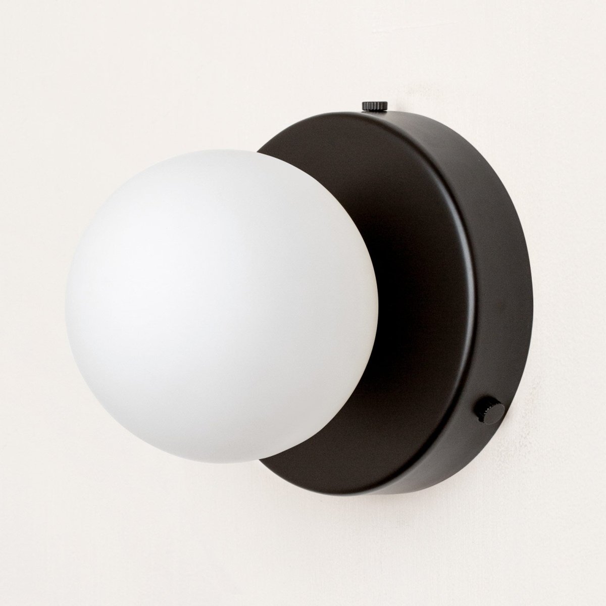 Modern Bauhaus Wall Lamp - TheOrivana
