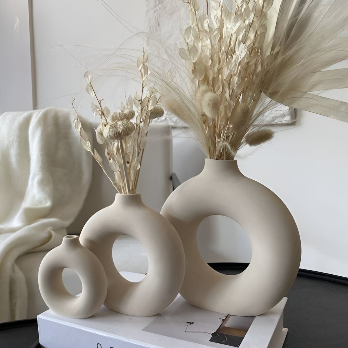Nordic Donut Ceramic Vase - TheOrivana