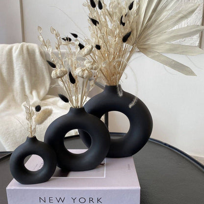 Nordic Donut Ceramic Vase - TheOrivana